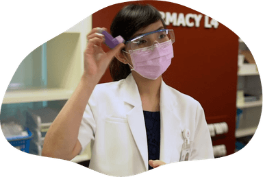 Yi San, Pharmacist